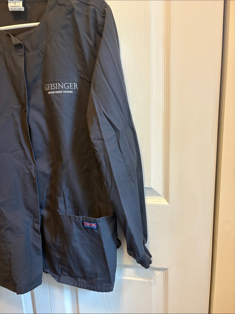 Women's Grey Geisinger Embroidered Medical Scrub Jacket - Picture 9 of 10